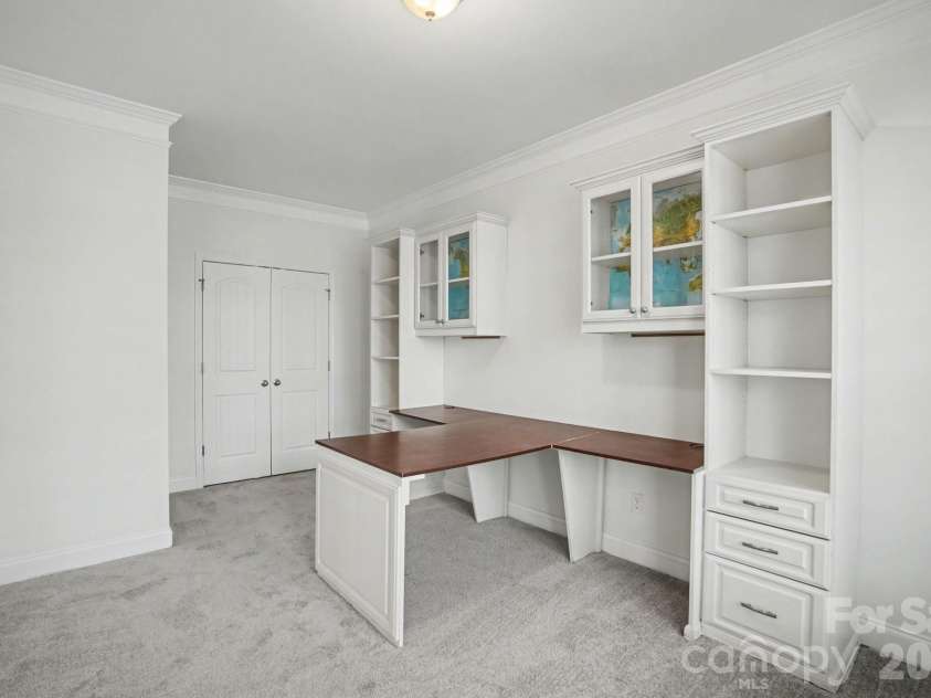 14020 Helen Benson Boulevard, Davidson, NC 28036.  MLS# CAR4344535, YatesRealty ID 14044. 
