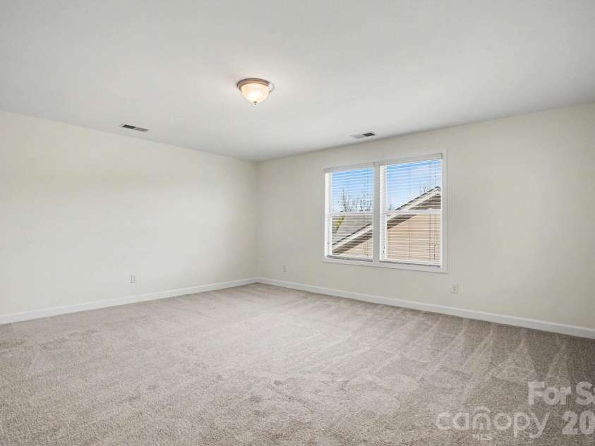 14020 Helen Benson Boulevard, Davidson, NC 28036.  MLS# CAR4344535, YatesRealty ID 14044. 