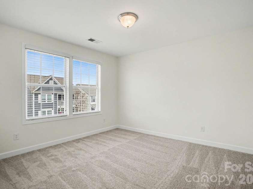 14020 Helen Benson Boulevard, Davidson, NC 28036.  MLS# CAR4344535, YatesRealty ID 14044. 