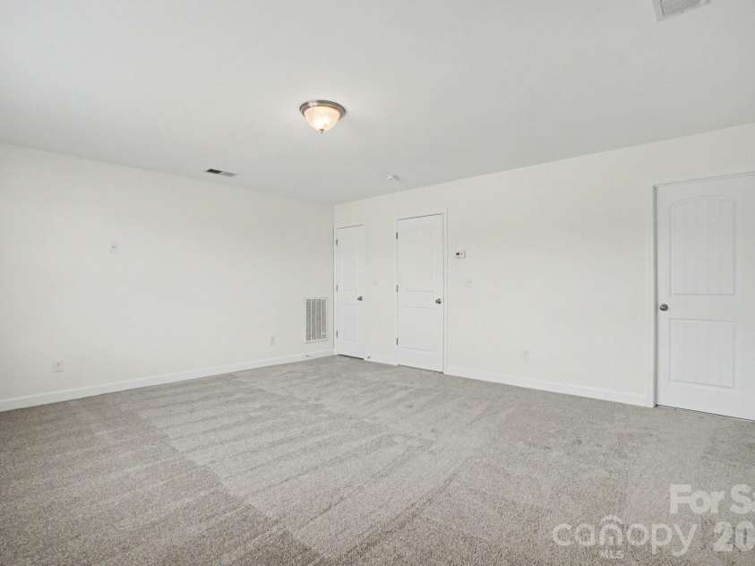 14020 Helen Benson Boulevard, Davidson, NC 28036.  MLS# CAR4344535, YatesRealty ID 14044. 