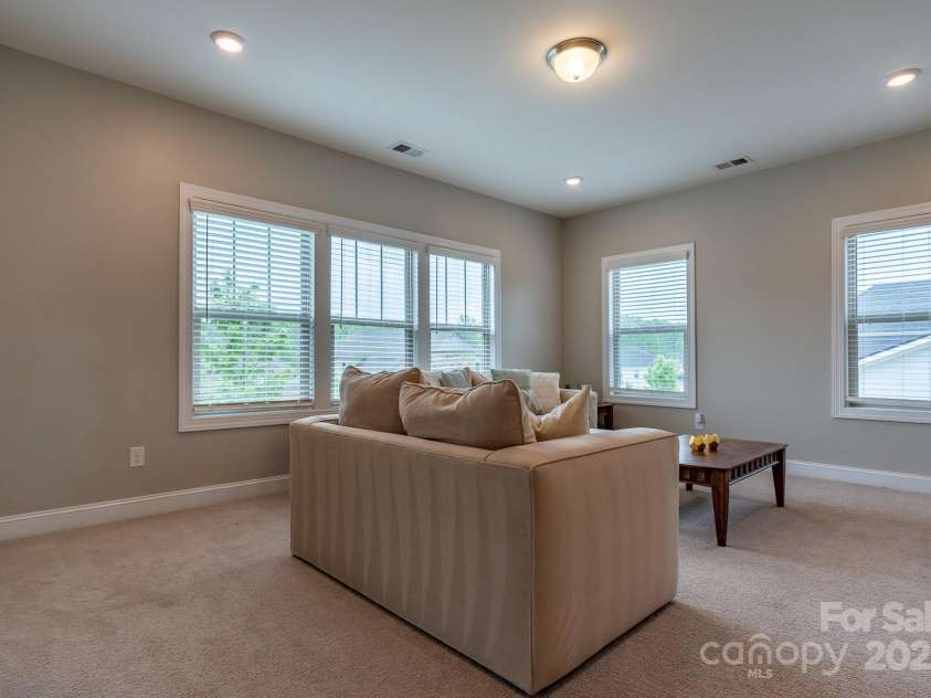 16711 Monocacy Boulevard, Huntersville, NC 28078.  MLS# CAR4249160, YatesRealty ID 14044. 