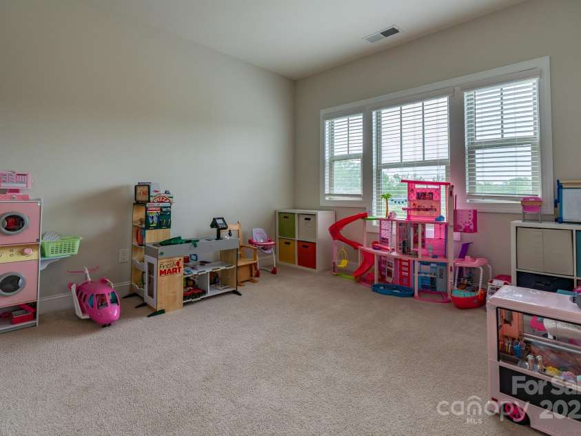 16711 Monocacy Boulevard, Huntersville, NC 28078.  MLS# CAR4249160, YatesRealty ID 14044. 