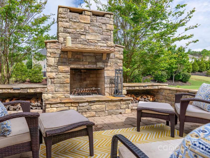 16711 Monocacy Boulevard, Huntersville, NC 28078.  MLS# CAR4249160, YatesRealty ID 14044. 