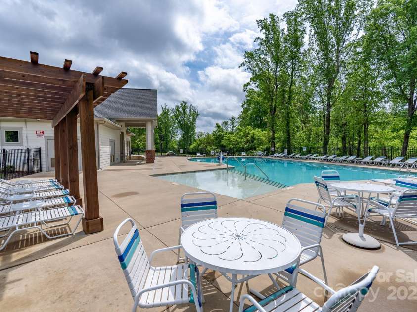 16711 Monocacy Boulevard, Huntersville, NC 28078.  MLS# CAR4249160, YatesRealty ID 14044. Community Pool and clubhouse