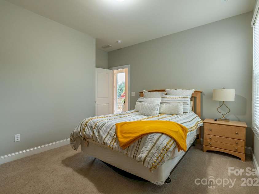 16711 Monocacy Boulevard, Huntersville, NC 28078.  MLS# CAR4249160, YatesRealty ID 14044. Private guest room off kitchen