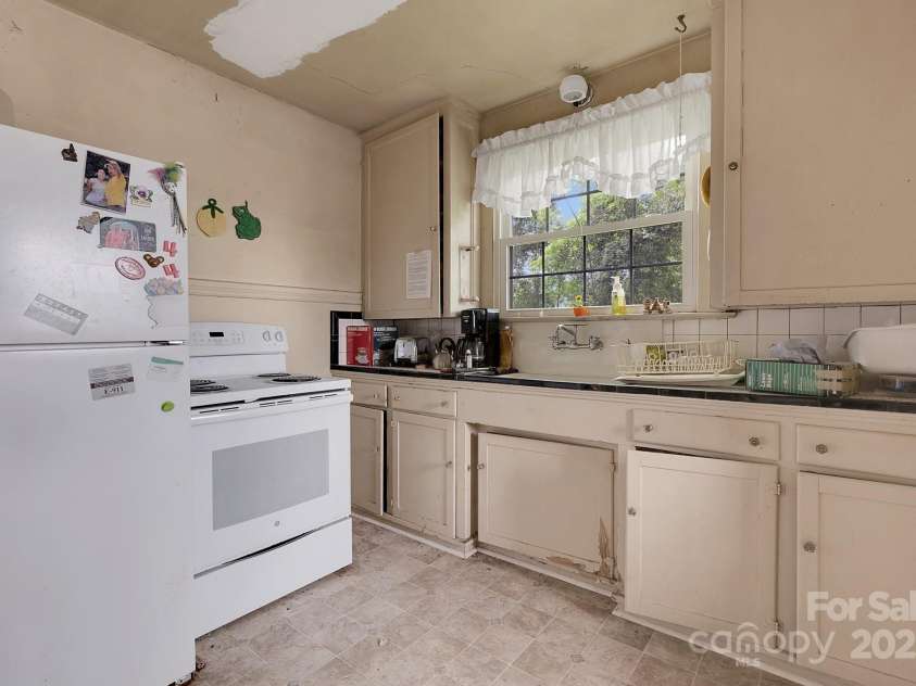 114 5th Street, Albemarle, NC 28001.  MLS# CAR4250566, YatesRealty ID 14046. 