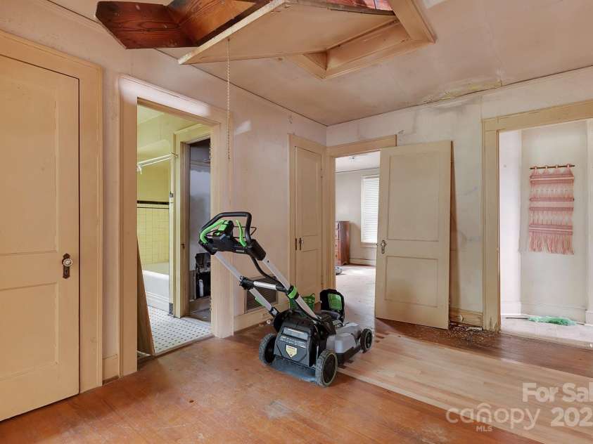 114 5th Street, Albemarle, NC 28001.  MLS# CAR4250566, YatesRealty ID 14046. 