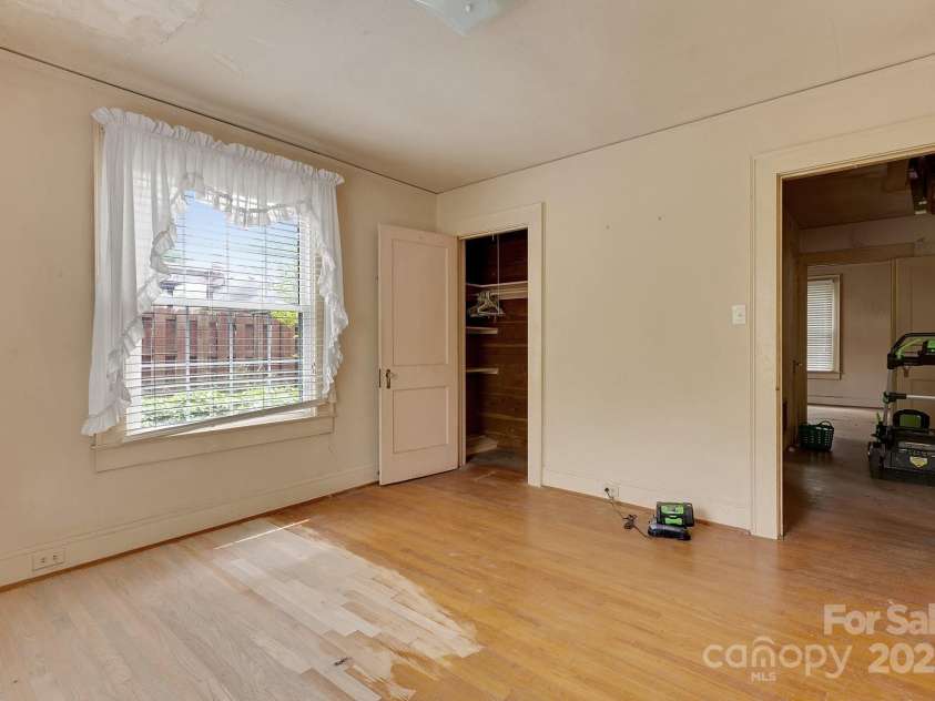 114 5th Street, Albemarle, NC 28001.  MLS# CAR4250566, YatesRealty ID 14046. 