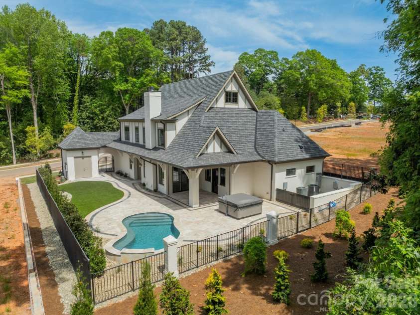 519 Winding Way, Belmont, NC 28012.  MLS# CAR4371936, YatesRealty ID 14048. 