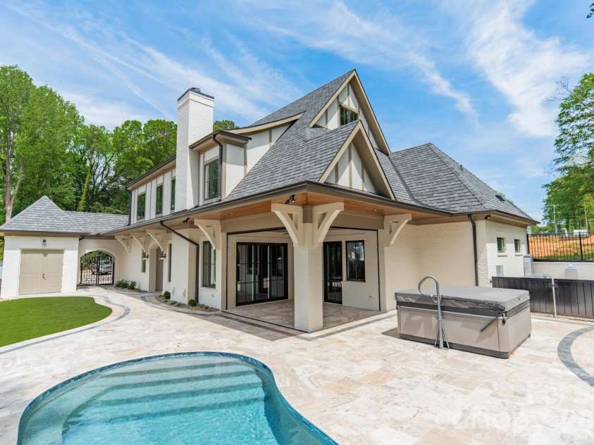 519 Winding Way, Belmont, NC 28012.  MLS# CAR4371936, YatesRealty ID 14048. 