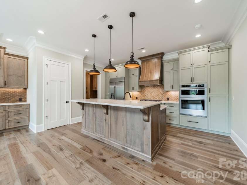 519 Winding Way, Belmont, NC 28012.  MLS# CAR4371936, YatesRealty ID 14048. 