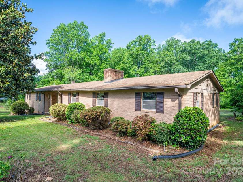 2871 Loviee Road, Lincolnton, NC 28092.  MLS# CAR4255104, YatesRealty ID 14049. 
