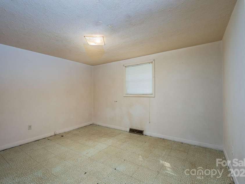 2871 Loviee Road, Lincolnton, NC 28092.  MLS# CAR4255104, YatesRealty ID 14049. 