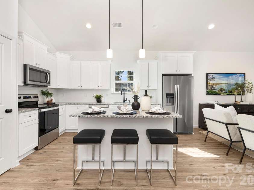 9208 Moores Chapel Road, Charlotte, NC 28214.  MLS# CAR4345509, YatesRealty ID 14049. Representation