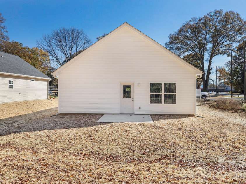 9208 Moores Chapel Road, Charlotte, NC 28214.  MLS# CAR4345509, YatesRealty ID 14049. Representation