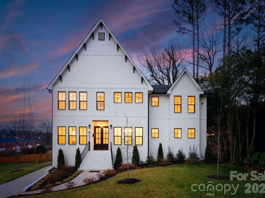 621 Poindexter Drive, Charlotte, NC 28209.  MLS# CAR4356218, YatesRealty ID 14051. 