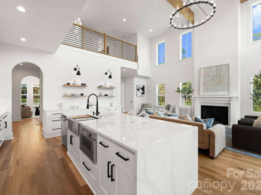 621 Poindexter Drive, Charlotte, NC 28209.  MLS# CAR4356218, YatesRealty ID 14051. 