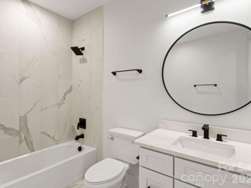 621 Poindexter Drive, Charlotte, NC 28209.  MLS# CAR4356218, YatesRealty ID 14051. 