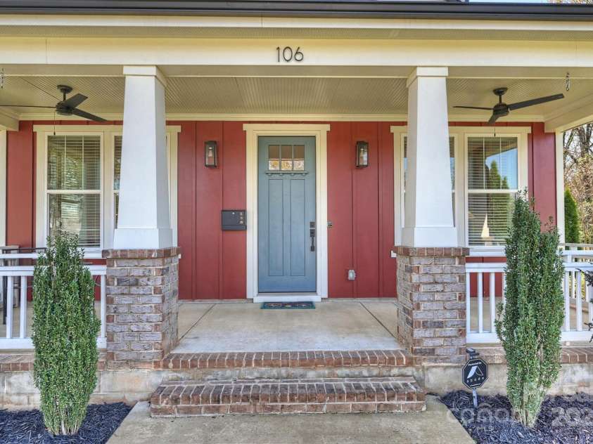 106 Orange Street, Charlotte, NC 28205.  MLS# CAR4228507, YatesRealty ID 14052. 