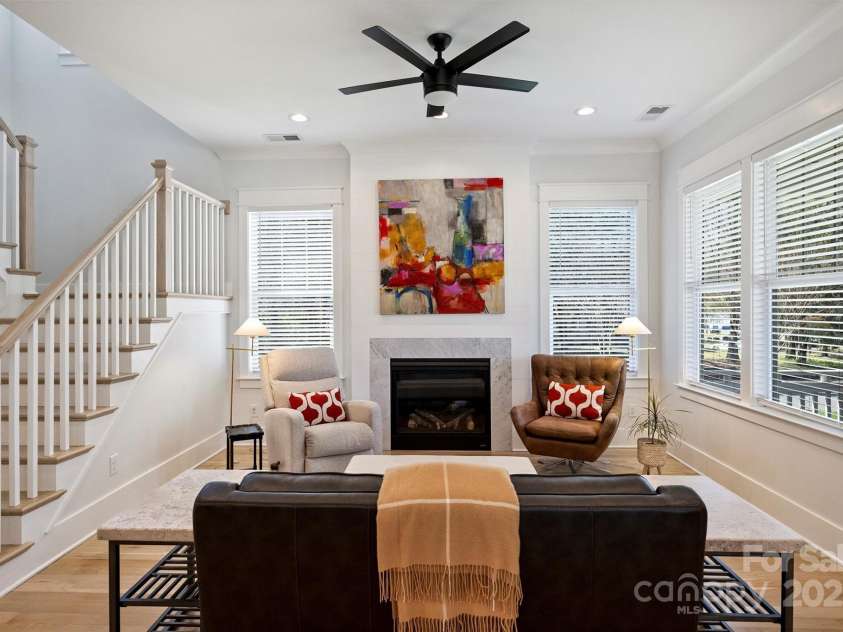 106 Orange Street, Charlotte, NC 28205.  MLS# CAR4228507, YatesRealty ID 14052. 