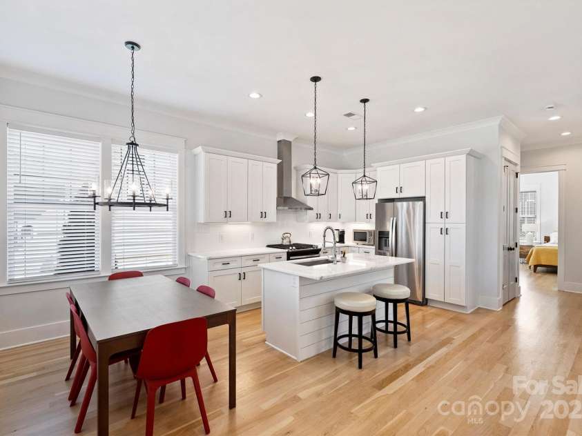 106 Orange Street, Charlotte, NC 28205.  MLS# CAR4228507, YatesRealty ID 14052. 