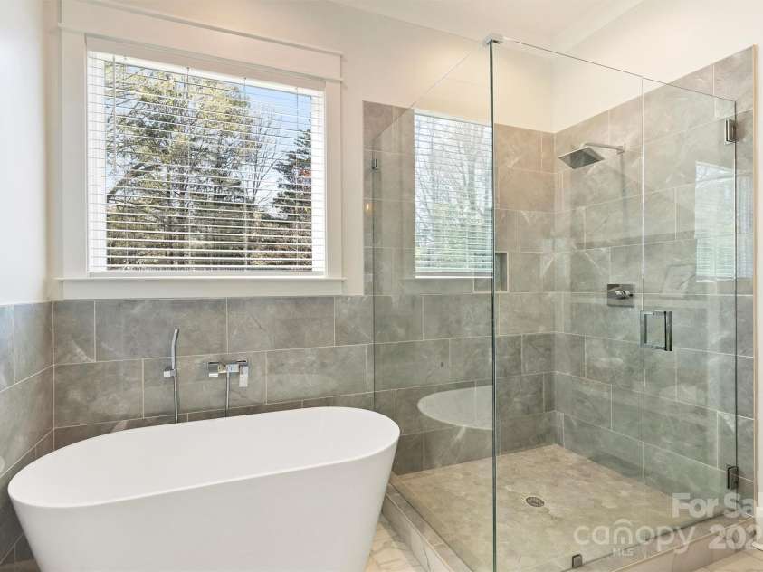 106 Orange Street, Charlotte, NC 28205.  MLS# CAR4228507, YatesRealty ID 14052. 