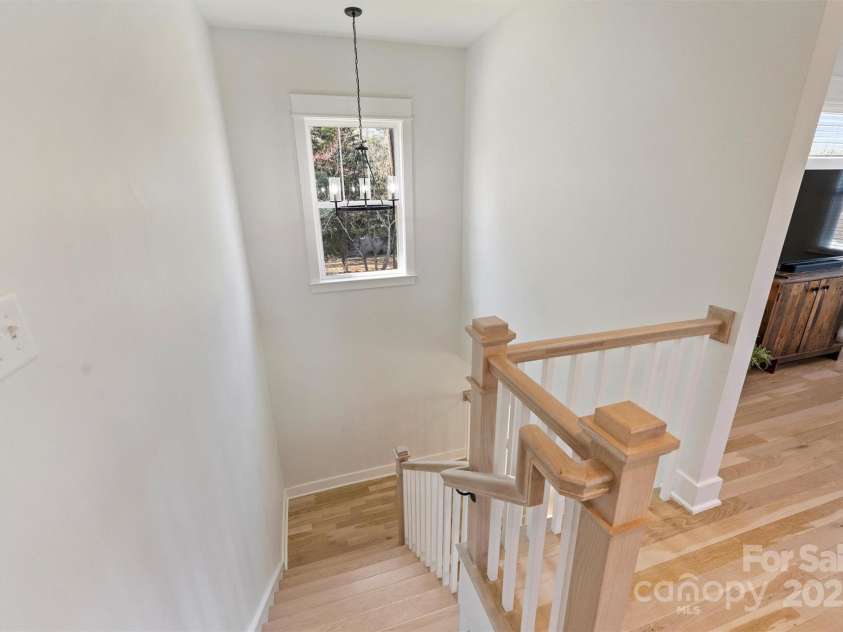 106 Orange Street, Charlotte, NC 28205.  MLS# CAR4228507, YatesRealty ID 14052. 