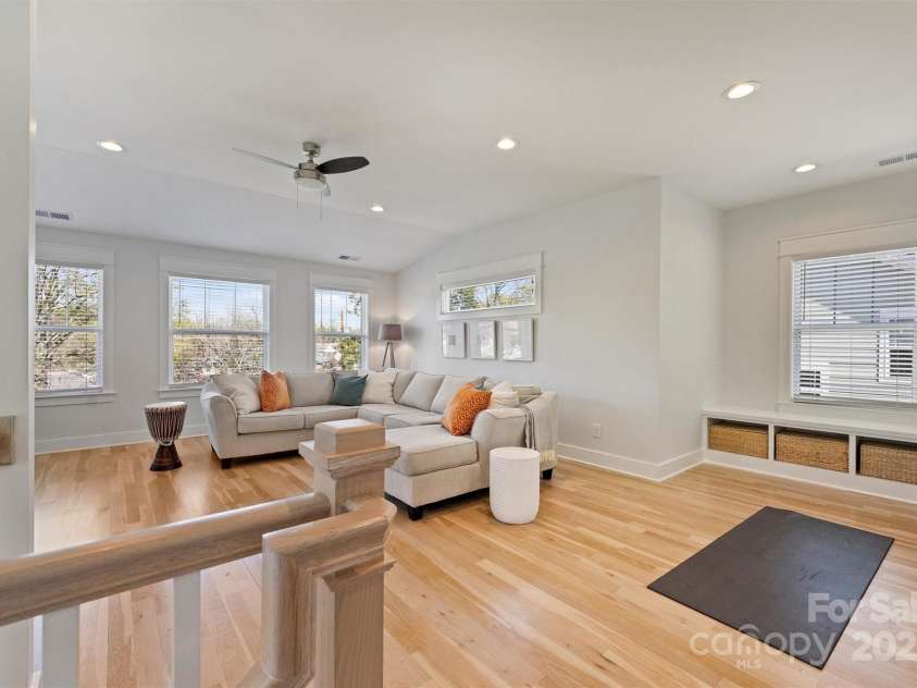 106 Orange Street, Charlotte, NC 28205.  MLS# CAR4228507, YatesRealty ID 14052. 