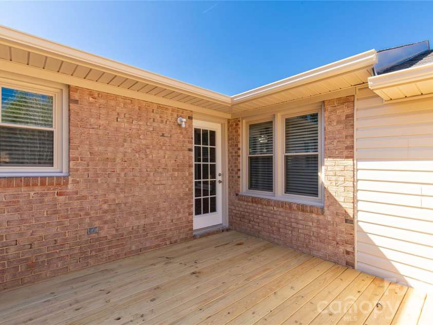 3879 Flat Creek Road, Lancaster, SC 29720.  MLS# CAR4346280, YatesRealty ID 14052. 