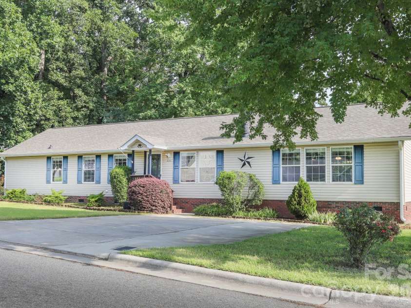 2171 Brantley Creek Drive, Kannapolis, NC 28083.  MLS# CAR4410508, YatesRealty ID 14053. 