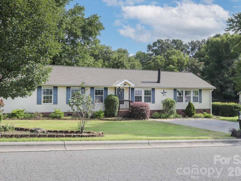 2171 Brantley Creek Drive, Kannapolis, NC 28083.  MLS# CAR4410508, YatesRealty ID 14053. 