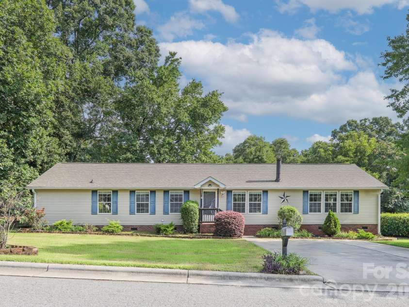 2171 Brantley Creek Drive, Kannapolis, NC 28083.  MLS# CAR4410508, YatesRealty ID 14053. 