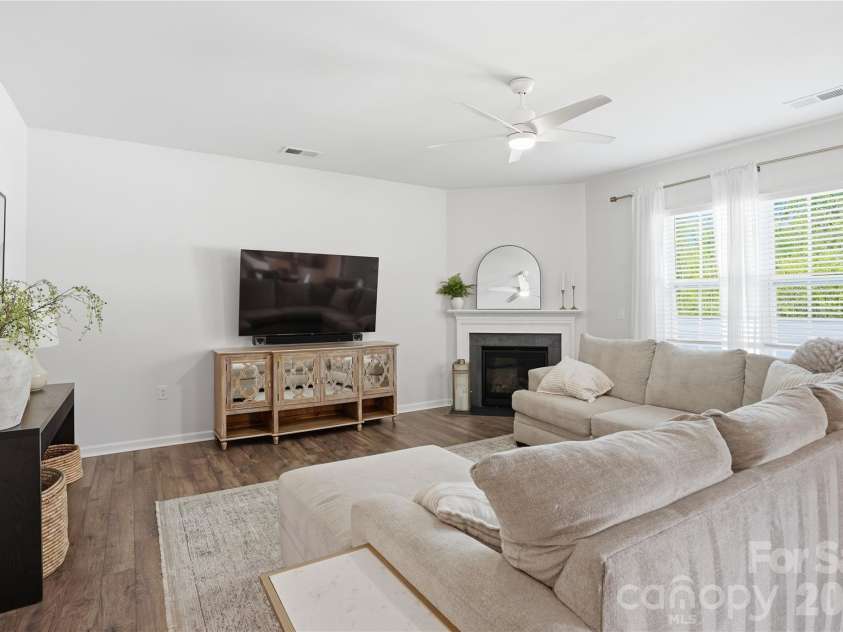 3215 Aransas Road, Charlotte, NC 28214.  MLS# CAR4370441, YatesRealty ID 14054. 