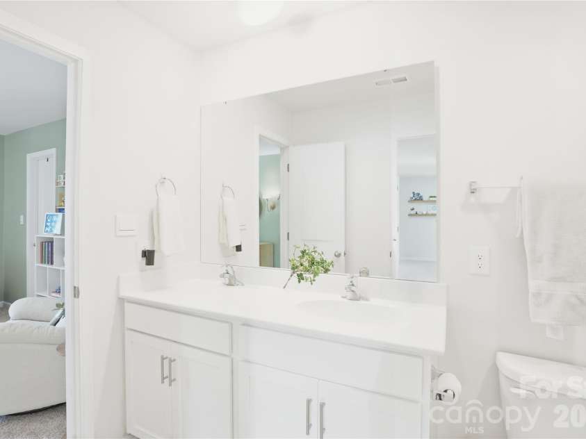 3215 Aransas Road, Charlotte, NC 28214.  MLS# CAR4370441, YatesRealty ID 14054. 