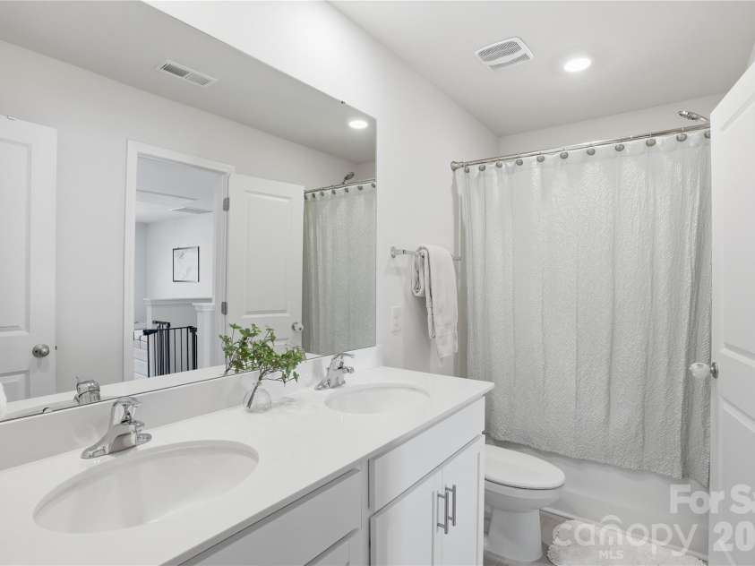 3215 Aransas Road, Charlotte, NC 28214.  MLS# CAR4370441, YatesRealty ID 14054. 
