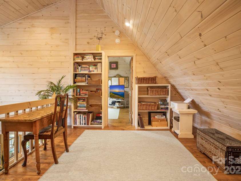 60 Laurel Lane, Mars Hill, NC 28754.  MLS# CAR4256396, YatesRealty ID 14054. Loft area.
