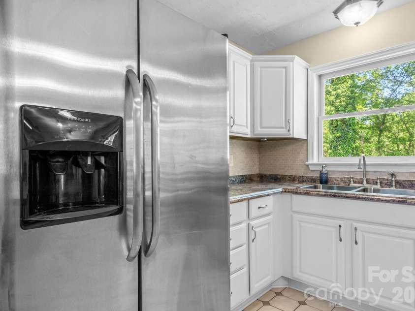 113 Foxfire Drive, Morganton, NC 28655.  MLS# CAR4370061, YatesRealty ID 14055. 