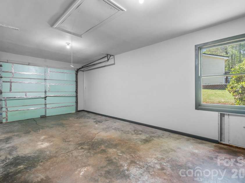 113 Foxfire Drive, Morganton, NC 28655.  MLS# CAR4370061, YatesRealty ID 14055. 