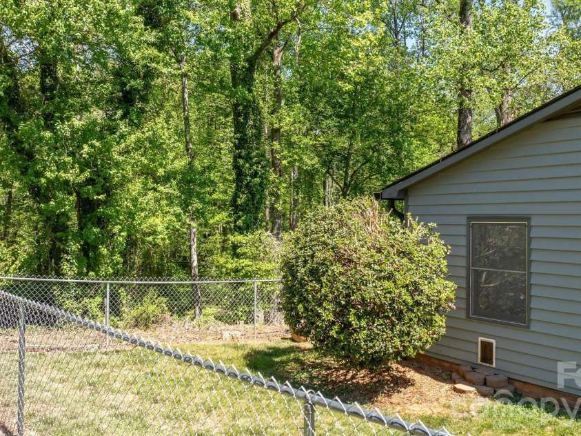 113 Foxfire Drive, Morganton, NC 28655.  MLS# CAR4370061, YatesRealty ID 14055. 