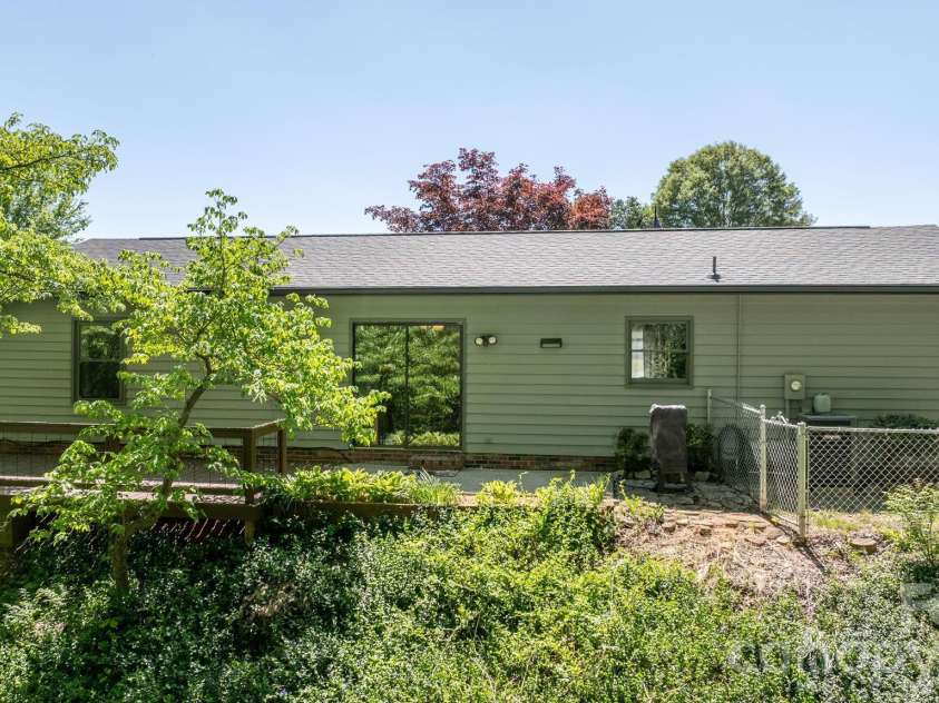 113 Foxfire Drive, Morganton, NC 28655.  MLS# CAR4370061, YatesRealty ID 14055. 