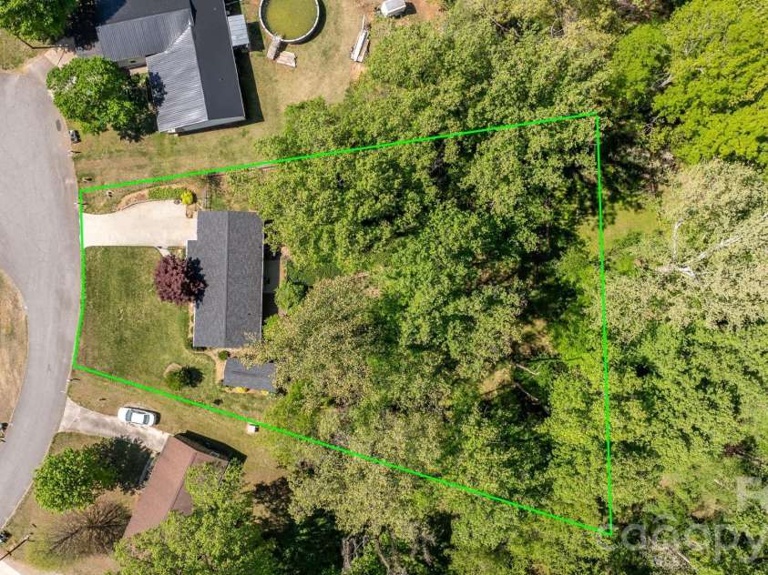 113 Foxfire Drive, Morganton, NC 28655.  MLS# CAR4370061, YatesRealty ID 14055. 