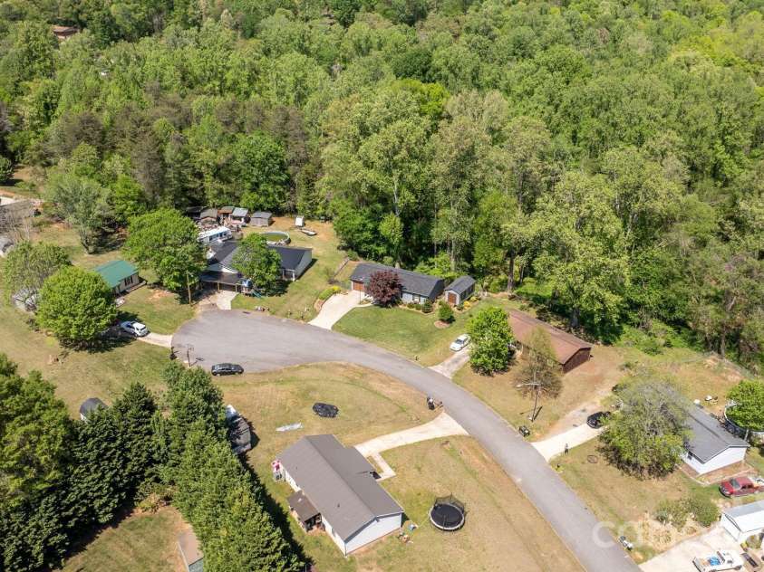 113 Foxfire Drive, Morganton, NC 28655.  MLS# CAR4370061, YatesRealty ID 14055. 