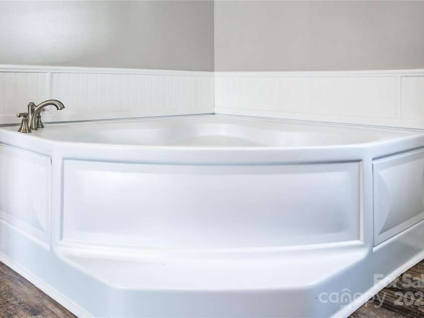 186 Ellendale Lane, Taylorsville, NC 28681.  MLS# CAR4247159, YatesRealty ID 14055. 