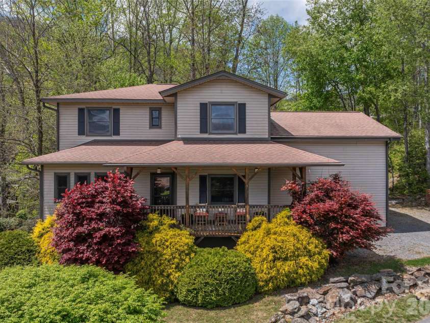 129 Valley Creek Drive, Maggie Valley, NC 28751.  MLS# CAR4363296, YatesRealty ID 14056. 