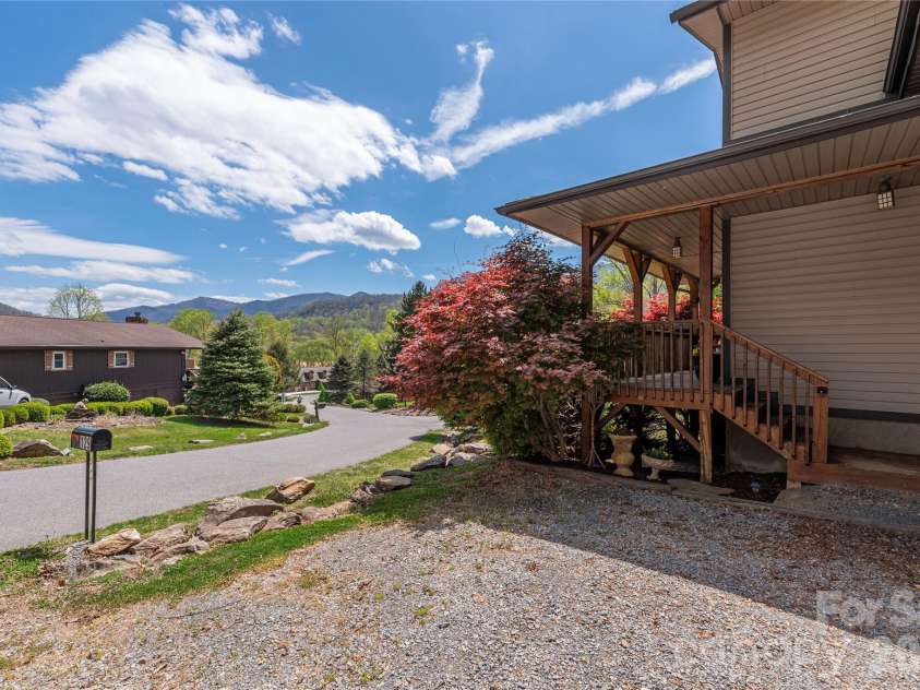 129 Valley Creek Drive, Maggie Valley, NC 28751.  MLS# CAR4363296, YatesRealty ID 14056. 