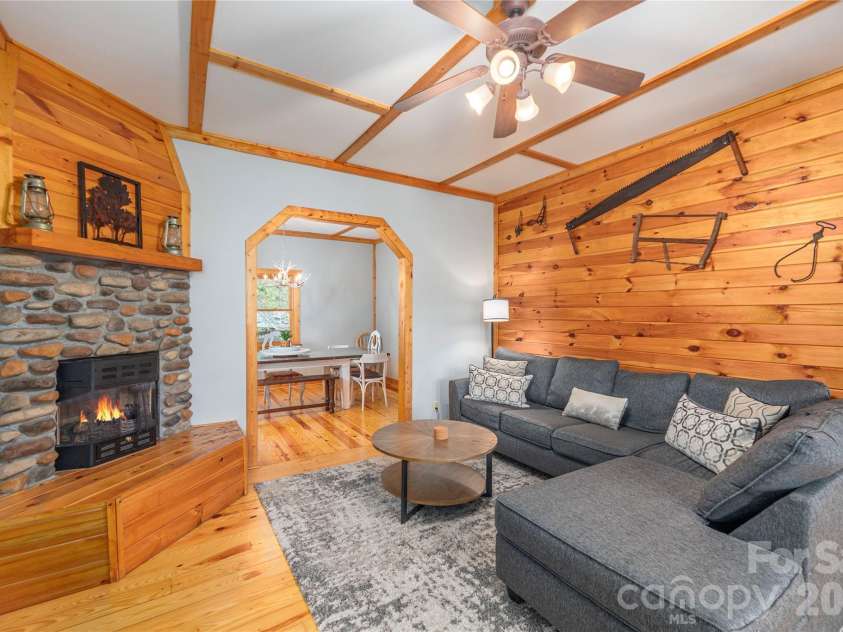 129 Valley Creek Drive, Maggie Valley, NC 28751.  MLS# CAR4363296, YatesRealty ID 14056. 