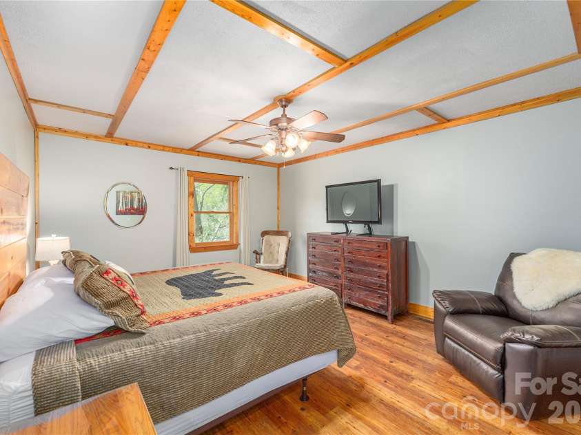 129 Valley Creek Drive, Maggie Valley, NC 28751.  MLS# CAR4363296, YatesRealty ID 14056. 