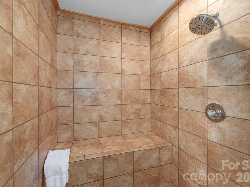129 Valley Creek Drive, Maggie Valley, NC 28751.  MLS# CAR4363296, YatesRealty ID 14056. 