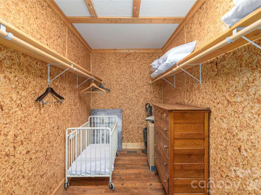 129 Valley Creek Drive, Maggie Valley, NC 28751.  MLS# CAR4363296, YatesRealty ID 14056. 
