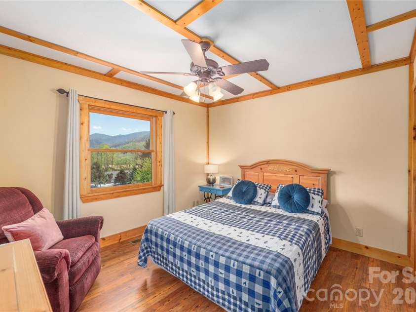 129 Valley Creek Drive, Maggie Valley, NC 28751.  MLS# CAR4363296, YatesRealty ID 14056. 